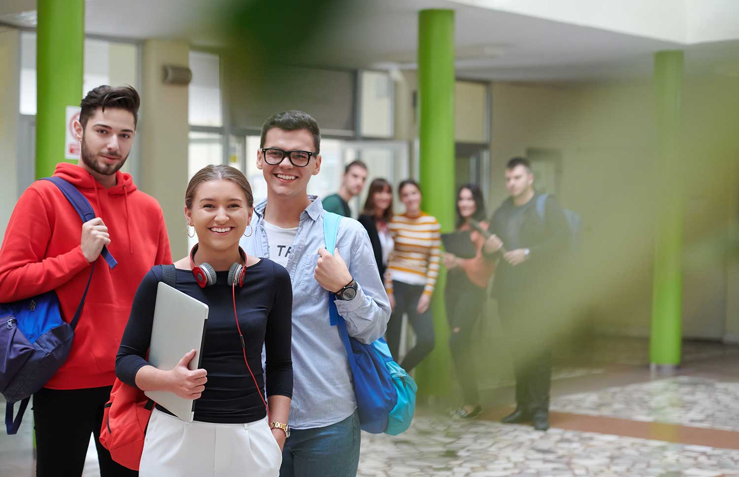 students using modern technology for school project